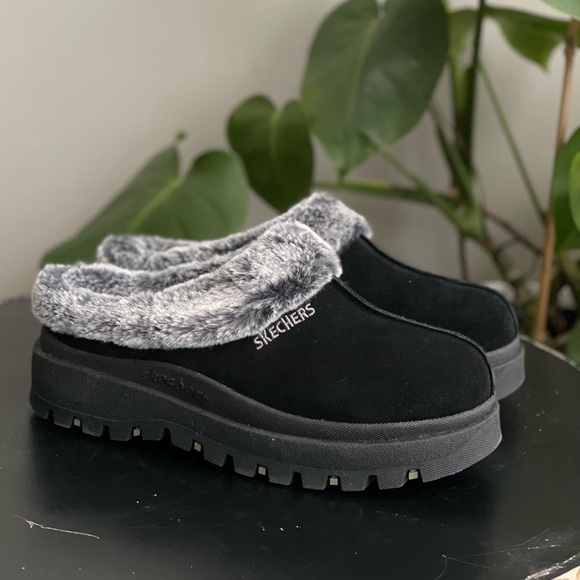 Skechers Women's Fortress Clog Slipper - Picture 3 of 11